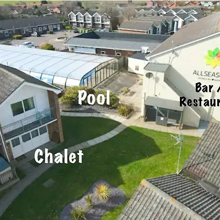 Villa Sea View 3-Bed Heated Pool Eat Bar Kids Park Lowestoft Exterior photo