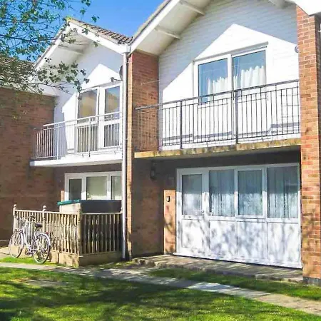 Villa Sea View 3-Bed Heated Pool Eat Bar Kids Park Lowestoft Exterior photo