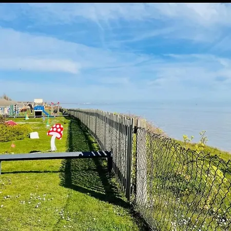 Villa Sea View 3-Bed Heated Pool Eat Bar Kids Park Lowestoft Exterior photo