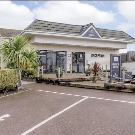 Villa Sea View 3-Bed Heated Pool Eat Bar Kids Park Lowestoft Exterior photo