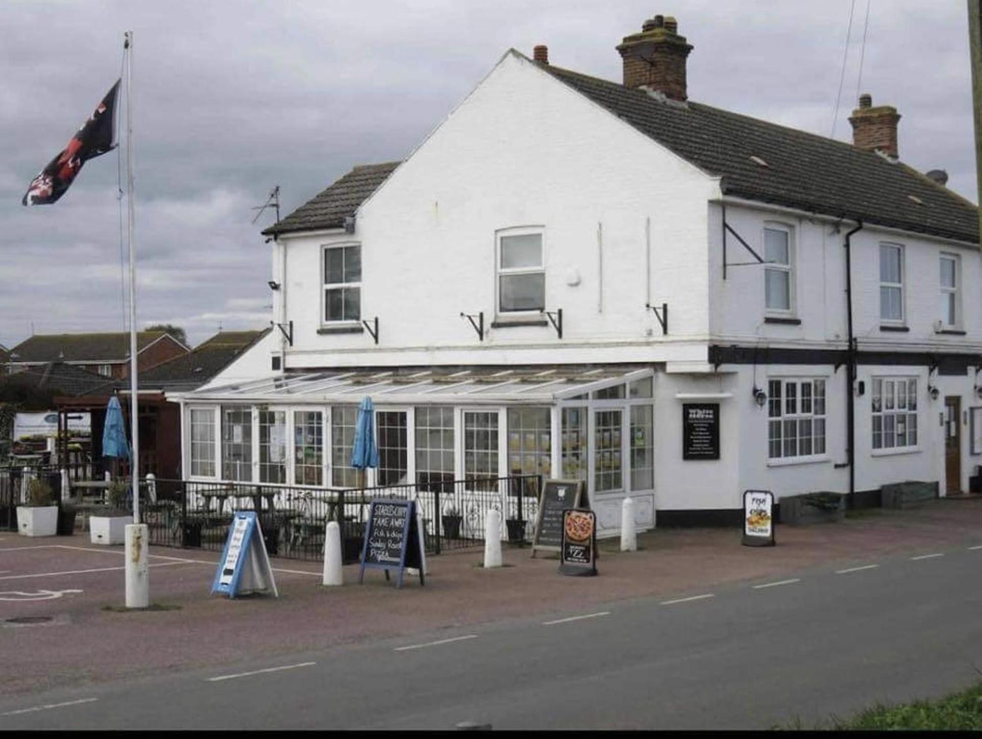 Sea View 3-bed Heated Pool Eat Bar Kids Park Lowestoft