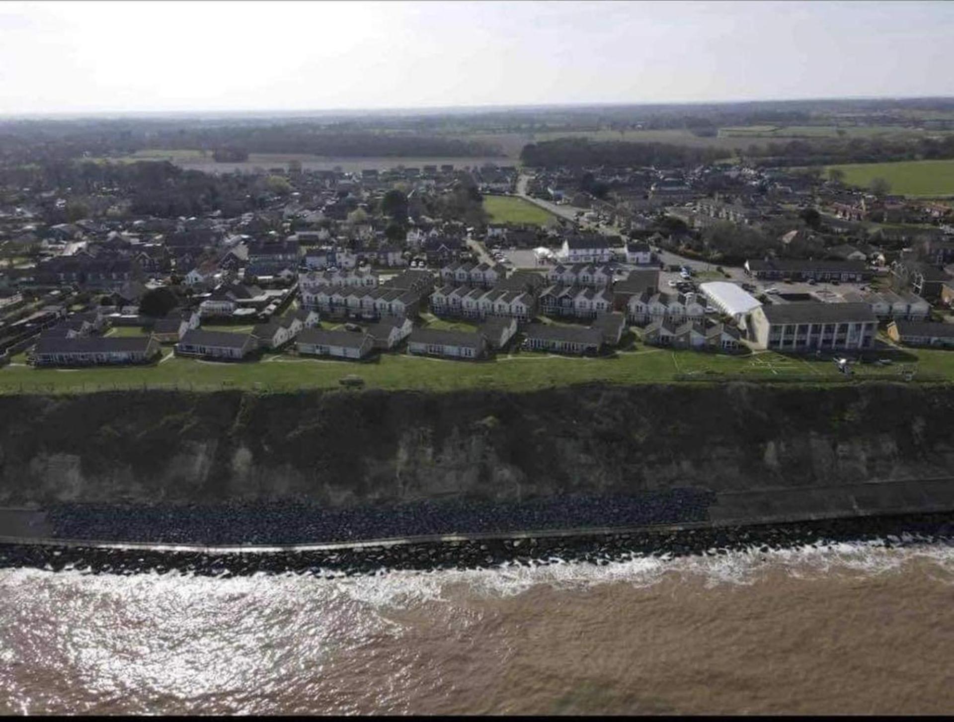 Sea View 3-bed Heated Pool Eat Bar Kids Park Lowestoft