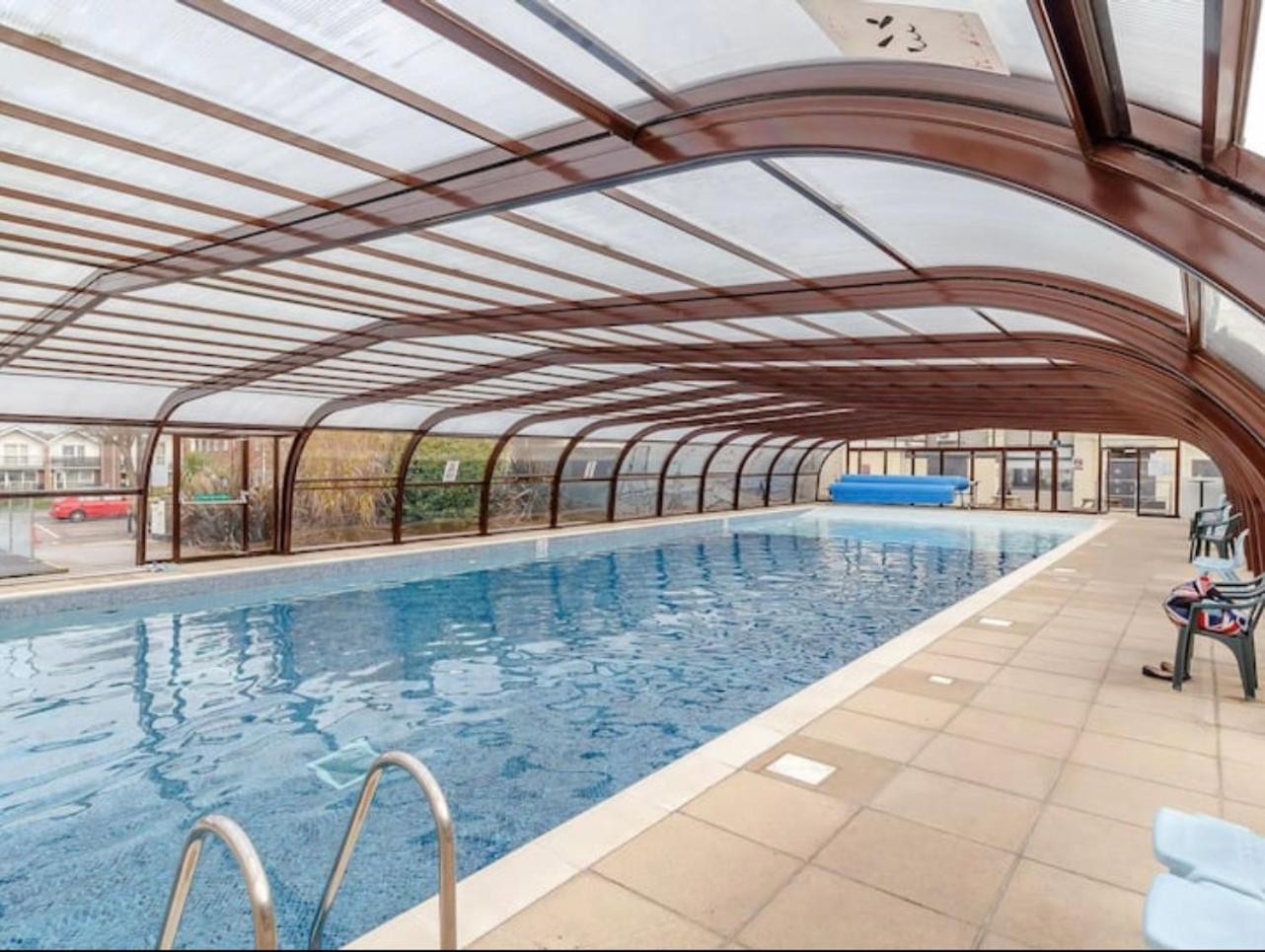 Sea View 3-bed Heated Pool Eat Bar Kids Park Lowestoft