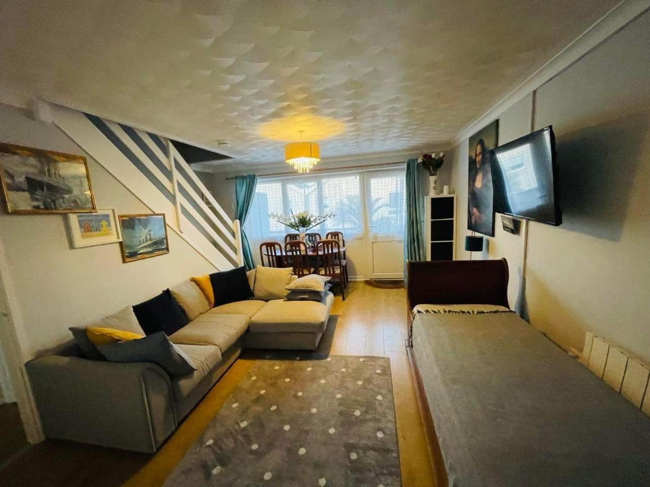 Sea View 3-bed Heated Pool Eat Bar Kids Park