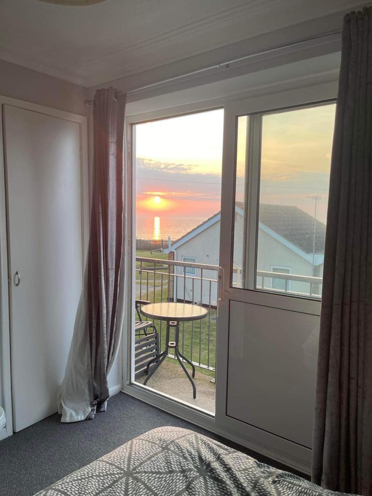 Villa Sea View 3-bed Heated Pool Eat Bar Kids Park